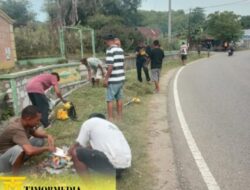 Sambut Pemerintahan Baru SBS-HMS, Masyarakat Gotong Royong Bersihkan Pinggir Jalan dan Jalan Berlubang