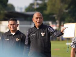 Jelang Laga Penentu Lawan Yaman, Nova Arianto Minta Timnas U-17 Fokus dan Jauhi Medsos