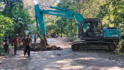 Pemkab Malaka Fokus Tangani Jalan Rusak dan Tergenang, Komitmen SBS-HMS untuk Infrastruktur