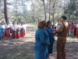 Bupati SBS Kukuhkan Ketua PKK Malaka di Pantai Cemara Abudenok, Promosikan Wisata Bahari NTT