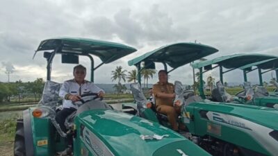 Pemkab Malaka Terima 25 Traktor dari Kementan, Dukung Program SBS-HMS