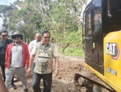 Aksi Nyata Para Kades Sasitamean: Jalan Berlubang Ditimbun, Wabup HMS Beri Apresiasi