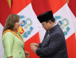 Prabowo Balas Kehormatan, Anugerahkan Bintang RI Adipurna untuk Presiden Peru Dina Baluarte