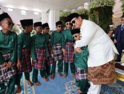 Bahagia Tak Terkira! Anak Pacu Jalur Bangga Bisa Genggam Tangan Presiden Prabowo