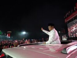 Tak Hanya Sapa, Begini Cara Prabowo Dekat dengan Rakyat di Karnaval HUT ke-80 RI