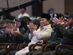 Siswi NTT Ucapkan Pesan Haru, Presiden Prabowo Menangis Saat Dengarkan Rekaman
