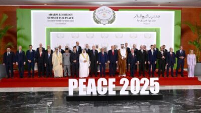 Momen Persahabatan Prabowo dan Trump di KTT Gaza, Simbol Kerja Sama Global