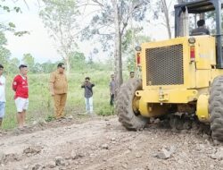 Langsung Direspons! Pemkab Malaka Benahi Jalan Rusak yang Sering Dikeluhkan Warga