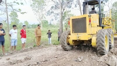Langsung Direspons! Pemkab Malaka Benahi Jalan Rusak yang Sering Dikeluhkan Warga