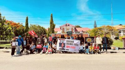 Aliansi Rakyat Menggugat Gelar Aksi di Kejati NTT, Tuntut Pembebasan Frans Erasmus Mandato