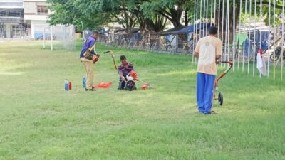 Dispora Malaka Bersihkan Lapangan Umum Betun, Dukung Program Olahraga Berprestasi SBS–HMS