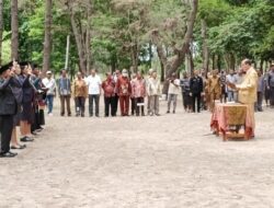 Bupati SBS Ingatkan Pejabat Baru: Tanpa Hari Libur, Harus Total Urus Rakyat