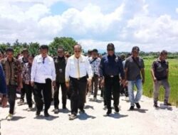 Penimbunan Padat dan Rata, Bupati Malaka SBS Puji Proyek Tanggul Desa Oanmane
