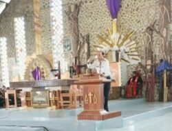 Atas Mimbar Jumat Agung di Besikama, Bupati Malaka Serukan Perdamaian Tekankan Kasih dan Persatuan