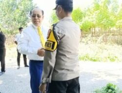 Di Tepi Pantai Motadikin, Bupati Malaka SBS dan Kapolres Riki Ganjar Tunjukkan Keakraban Penuh Makna