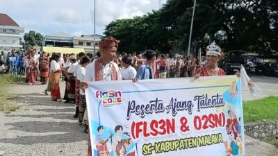 Semarak FLS3N Malaka 2026, Parade Peserta SMA Dibalut Kain Adat