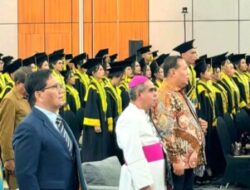 Wabup Henri Simu Hadiri Wisuda STIPAS, Wujud Komitmen Pemkab Malaka terhadap Pengembangan SDM